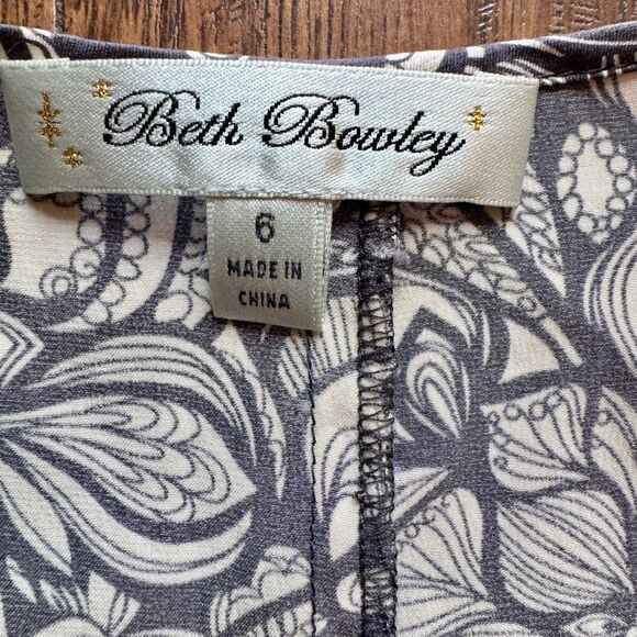 Sleeveless Silk Dress Gray Floral with Velvet Trim and Belt A Line Womens Size 6 - Picture 4 of 10